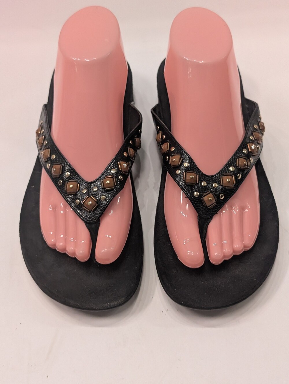 Vionic Women's 9 Floriana Black Flip Flop Thong Sandals Studded Arch Support